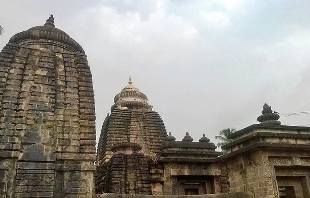 Hotel Kushi Grand Attraction Pictures